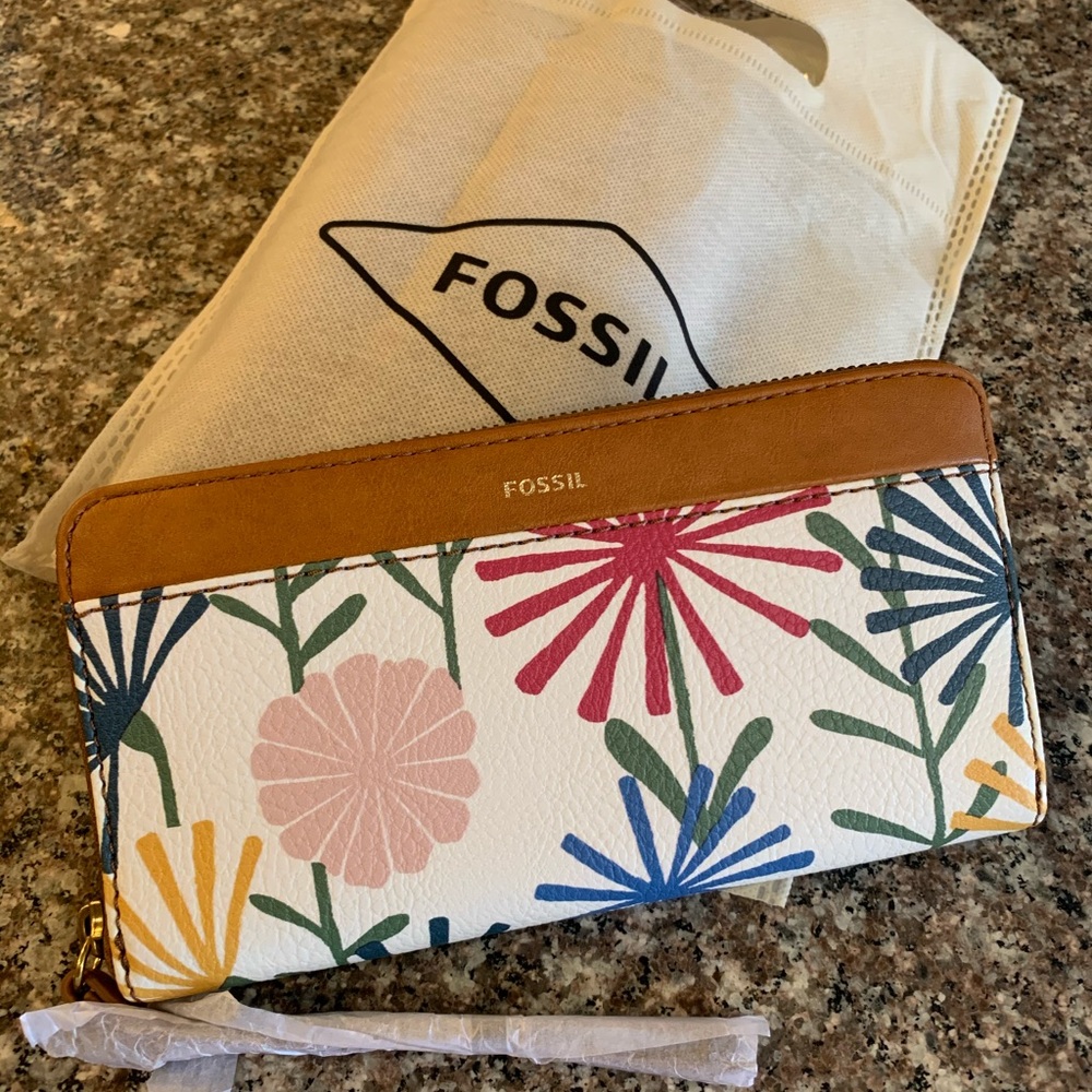 Women’s fossil wallet leather